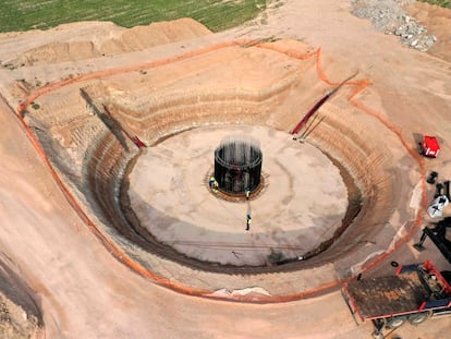 Obra civil de cimentación para instalar las turbinas eólicas, en una foto facilitada por GES.