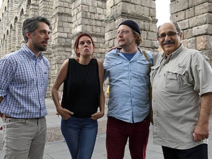 M&oacute;nica Garc&iacute;a Prieto, entre los finalistas del Premio Cirilo Rodr&iacute;guez, Carlos Franganillo (izquierda), Dogan Tili&ccedil; e Ilya U. Topper, en Segovia.