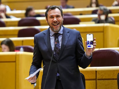 El ministro de Transportes, Óscar Puente, durante la sesión de control al Gobierno del 20 de febrero en el Senado.