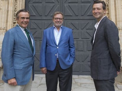 Diego del Alcázar, Juan Luis Cebrián y John Ridding, este sábado en el festival Hay de Segovia.