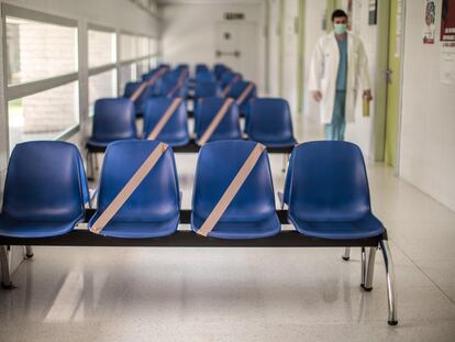 Sala de espera de un hospital.