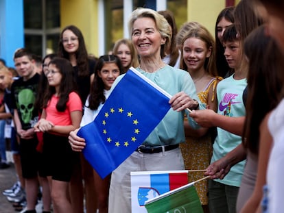 La presidenta de la Comisión Europea, Ursula von der Leyen, en una visita a Eslovenia este lunes.