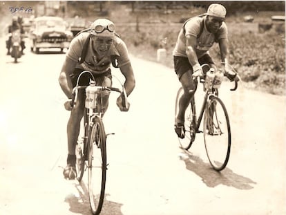 Molinés, a la izquierda, y Zaaf, durante su escapada en el Tour de 1950.