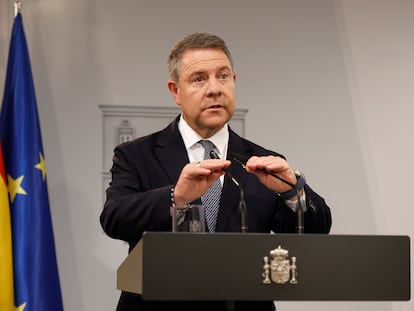 El presidente de Castilla-La Mancha, Emiliano García Page, en el palacio de la Moncloa.