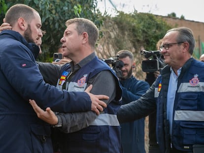 El presidente de la Junta de Castilla-La Mancha, Emiliano García-Page, en su visita a Letur, Albacete, este miércoles.