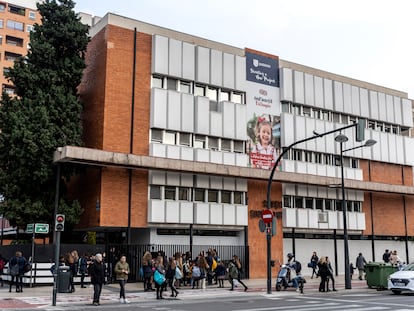 Fachada del colegio concertado Guadalaviar, en Valencia, en una imagen de archivo.