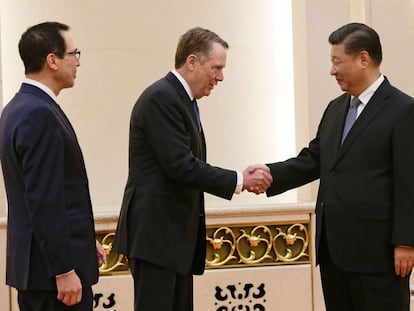 El presidente chino, Xi Jinping, recibe a los altos cargos de la delegación estadounidense.