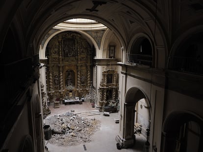 Interior de la iglesia de la Vera Cruz tras el derrumbe de la cúpula.