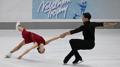 Die deutschen Paarlauf-Meister Minerva Hase und Nikita Wolodin haben einen Saisoneinstieg nach Maß erwischt und die Nebelhorn Trophy in Oberstdorf vor den amtierenden Weltmeistern gewonnen (Quelle: Angelika Warmuth/dpa)