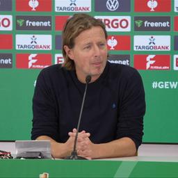 Bo Henriksen, Trainer des 1. FSV Mainz 05, auf der Pressekonferenz vor dem Pokalspiel