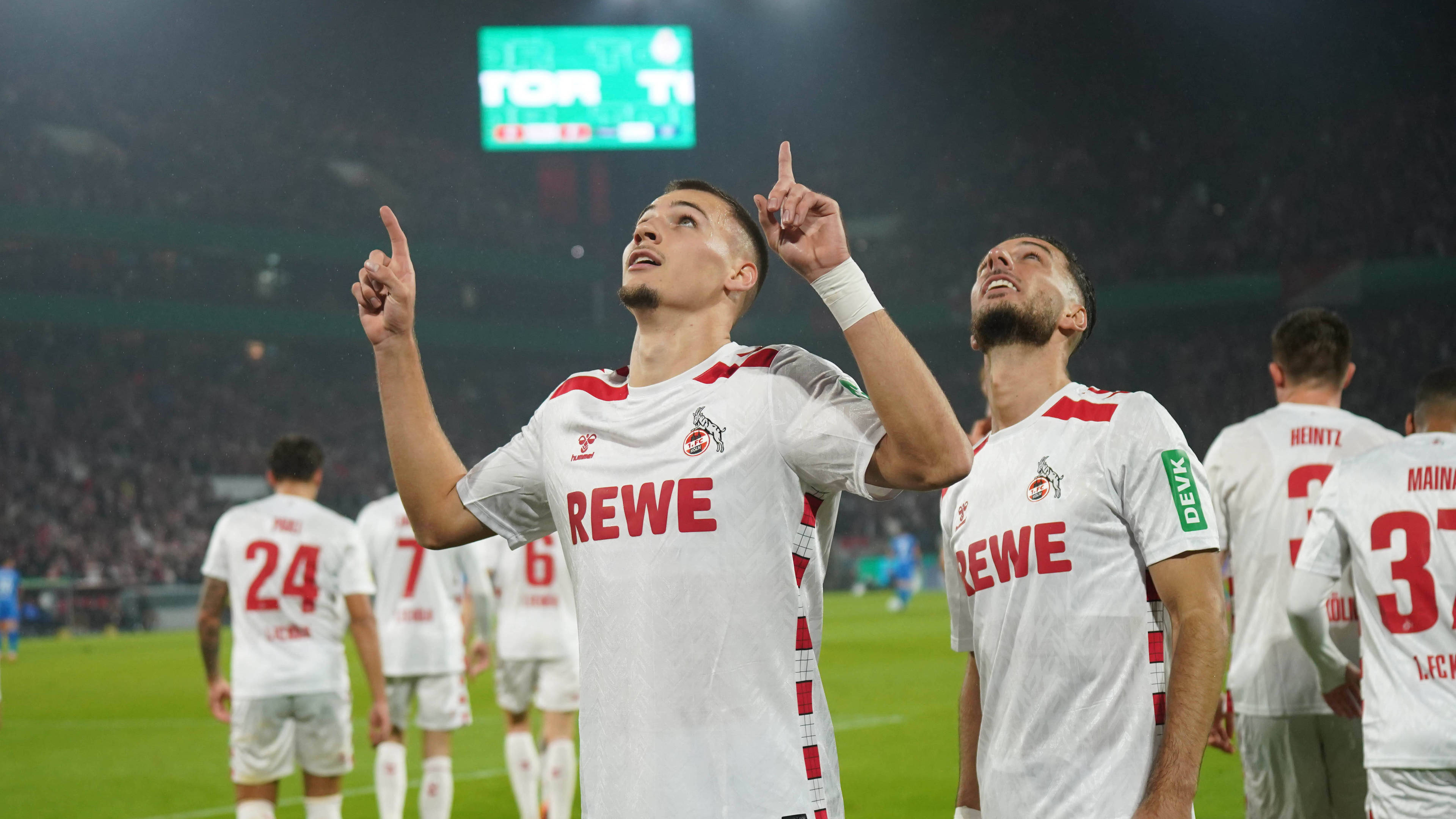 Tim Lemperle vom 1. FC Köln jubelt nach einem Treffer