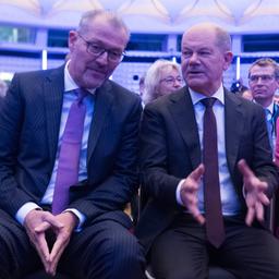 Arbeitgeberpräsident Dulger und Kanzler Scholz diskutieren beim Arbeitgebertag 