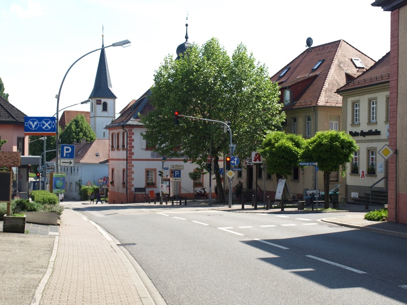 Datei:Lan-Hauptstr-01.jpg