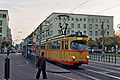 Kolpingplatz mit Blick von Norden, bei einsetzender Dämmerung, auf die alte Haltestelle Kolpingplatz im Oktober 2011