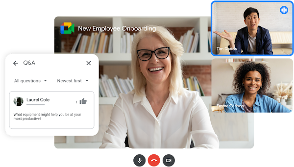คน 3 คนใน Google Meet กำลังใช้ฟีเจอร์ถามและตอบ