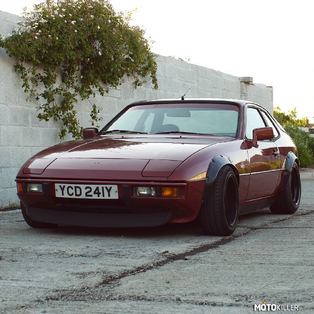 Porsche 924 –  