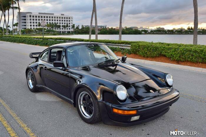 Porsche 911 Turbo –  