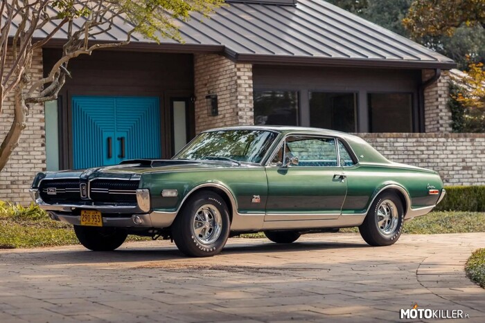 Mercury Cougar GT-E XR7 – Samochód sportowy i samochód osobowy klasy wyższej i klasy średniej produkowany pod amerykańską marką Mercury w latach 1966–2002. Cougar został po raz pierwszy zaprezentowany we wrześniu 1966 roku. Samochód został zbudowany na bazie Forda Mustanga w ramach koncernu Ford, zyskując od tego modelu platformę oraz rozwiązania techniczne. Wygląd nadwozia zostało z kolei opracowane przez Mercury jako samodzielny projekt. W latach 1967-1968 dostępny był pakiet GT dla standardowego Cougara oraz Cougara XR7. Pakiet GT został opracowany jako bardziej sportowa wersja napędzana przez silnik 390 V8 Marauder GT, który wytwarza moc 320 KM. Cougar GT został wyposażony w ulepszone zawieszenie, większe hamulce oraz nowe koła i opony. W 1968 roku została wprowadzona lepsza wersja Cougara GT - GT-E. GT-E otrzymał własne oznaczenie, poczwórny wydech,  srebrzysty lakier dolnej części nadwozia z chromowanymi wykończeniami oraz przeprojektowaną grill. GT-E napędzane jest przez silnik 427 V8 o mocy 390 KM, lecz w kwietniu 1968 roku silnik ten został zastąpiony przez 428 Cobra Jet, który generował moc 335 KM. W sumie wyprodukowano 394 GT-E, z czego 357 egzemplarzy było wyposażonych w silnik 427, a 37 egzemplarzy w 428CJ. 