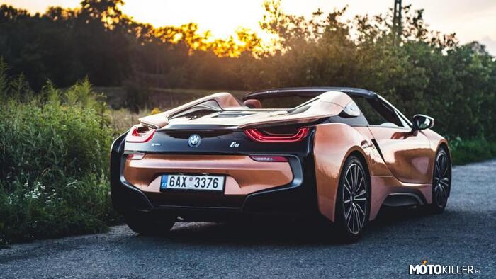 BMW i8 Roadster –  