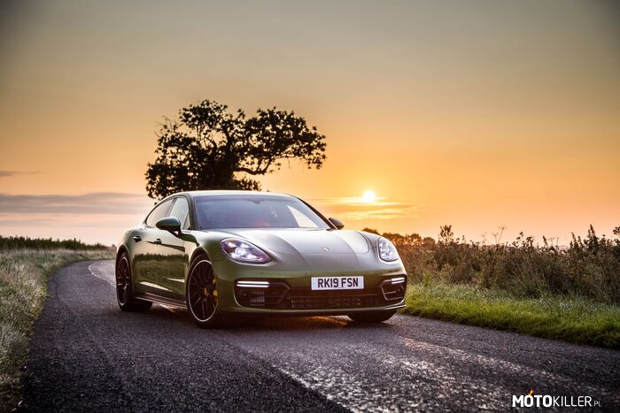 Porsche Panamera GTS –  