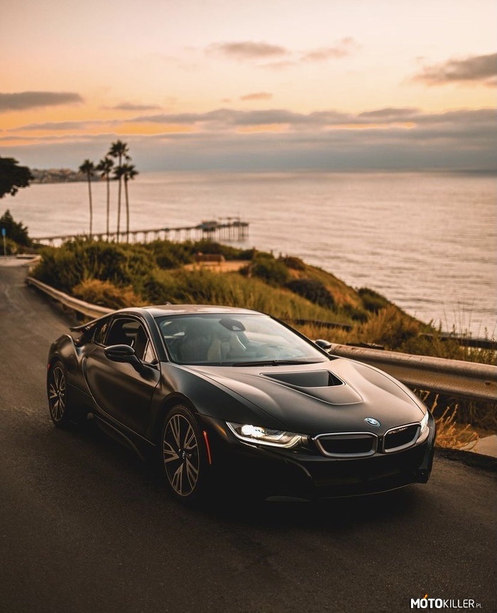 BMW i8 –  