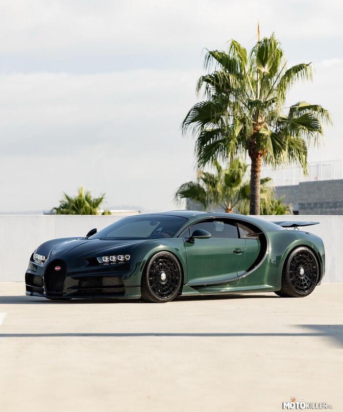 Bugatti Chiron –  