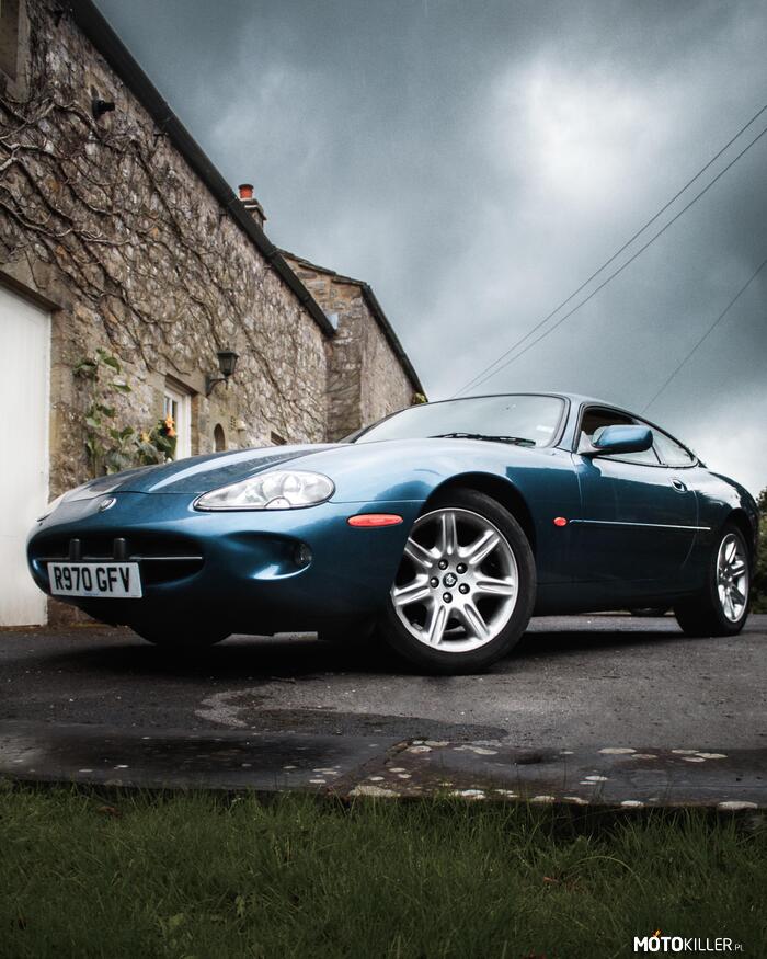 Jaguar XK8 –  