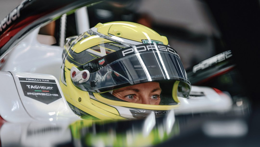 Gabriela Jílková und Marta García testen den Porsche 99X Electric